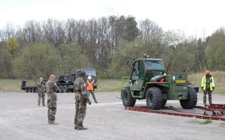 Francuscy żołnierze na poligonie w Drawsku Pomorskim