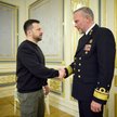 Wołodymyr Zełenski wita w Kijowie adm. Roba Bauera, szefa komitetu wojskowego NATO