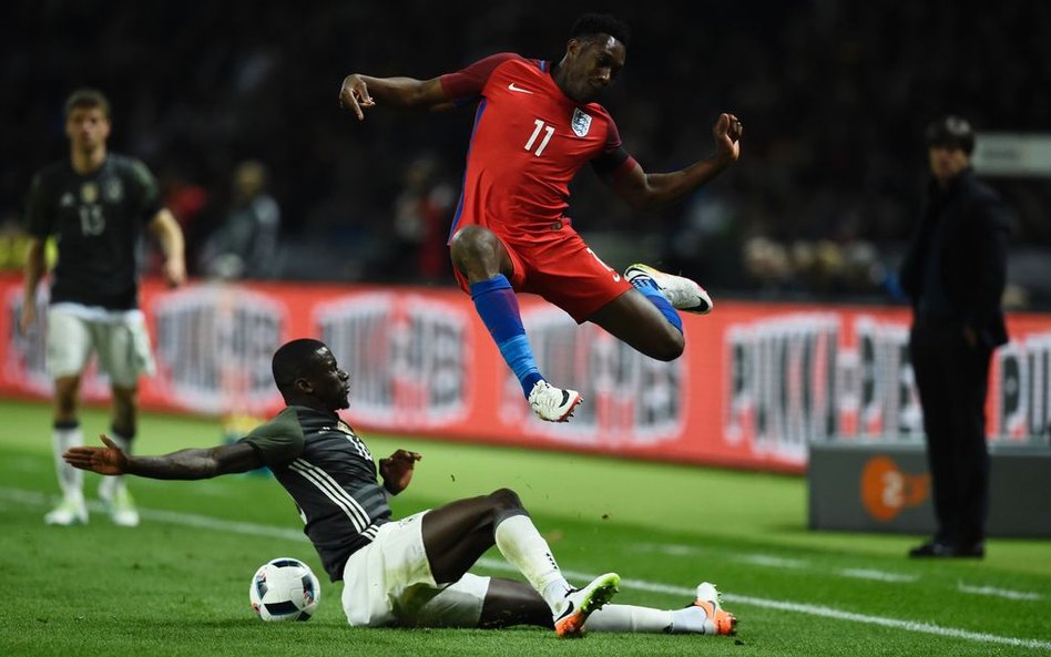 26 marca, Niemcy. Danny Welbeck z Anglii i Antonio Ruediger z Niemiec podczas towarzyskiego meczu ty