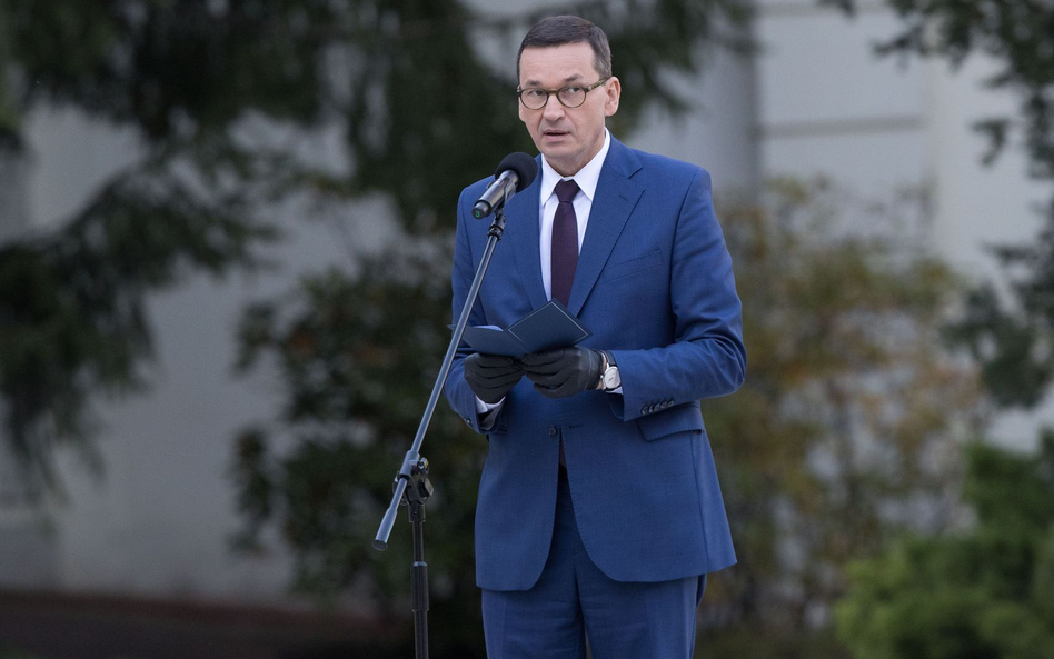 Mateusz Morawiecki w piątek miał kontakt z zakażonym. Czeka na wynik testu