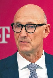 Żałuje on, że nie doszło do nich we Francji, gdzie Orange konkuruje z Iliadem kierowanym przez Thoma