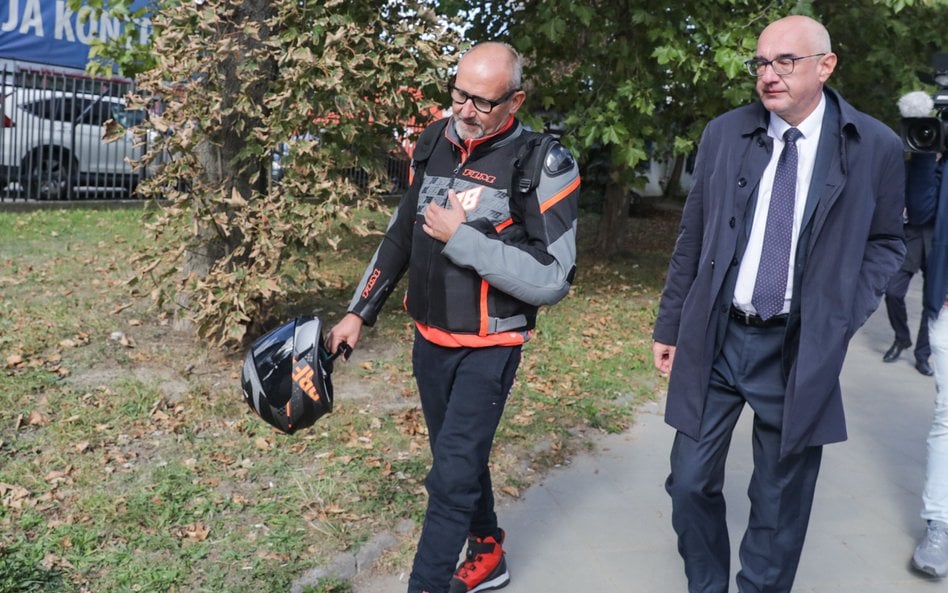 Od lewej prok. Dariusz Barski (L) i zastępca Prokuratora Generalnego Michał Ostrowski (P)