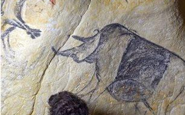 Dzieła prehistorycznych malarzy w jaskini Chauvet.