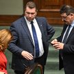 Posłowie PiS Ryszard Bartosik (P) i Przemysław Czarnek (C) na sali obrad Sejmu w Warszawie, 6 bm. Po