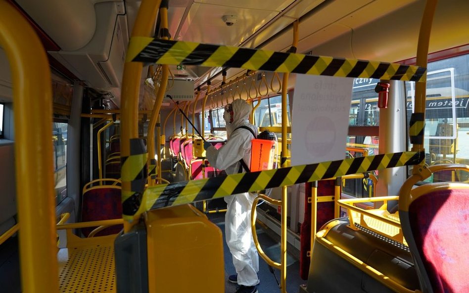 Wirus zastopował rynek autobusów. Najgorzej jest w miastach