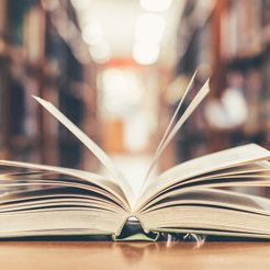 Literatura „okołoprawnicza” ma do odegrania niezwykle ważną rolę w budowaniu świadomości prawnej ora