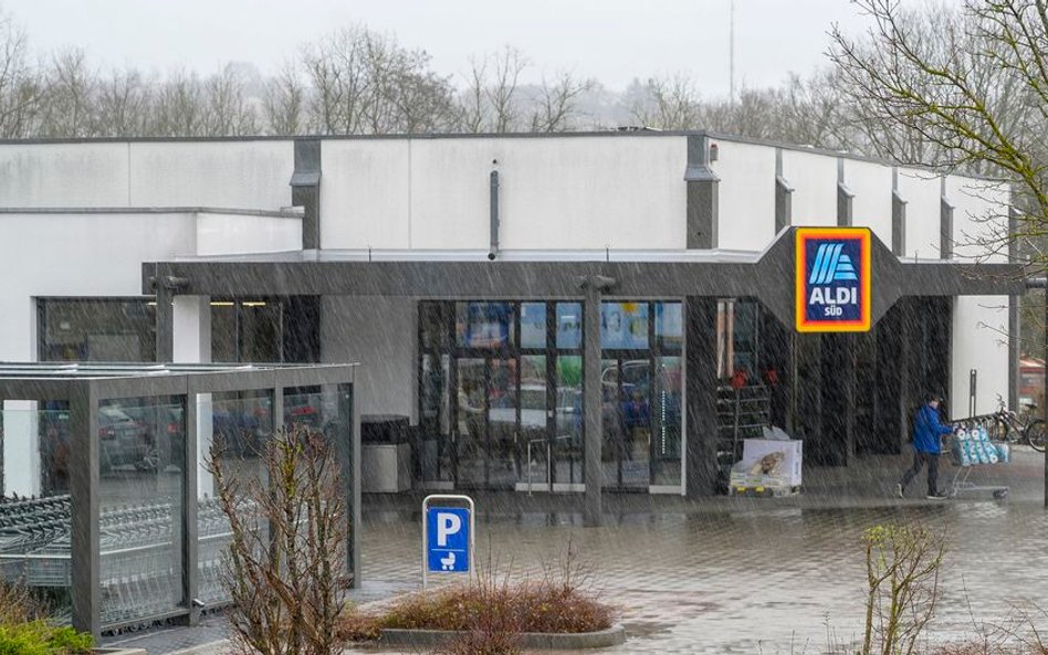 Aldi nagradza pracowników, Kaufland wspiera psychologiem