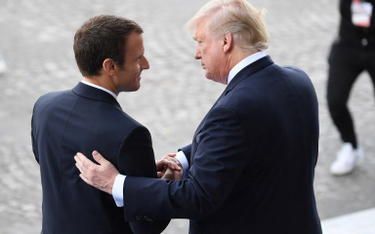 Donald Trump: Emmanuel Macron uwielbia trzymać moją dłoń