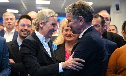 Liderka Alternatywy dla Niemiec (AfD) Alice Weidel ze współliderem Björnem Höckem