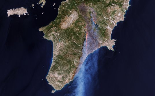 Pożar na Rodos, zdjęcie zrobione 23 lipca z satelity Copernicus Sentinel-2