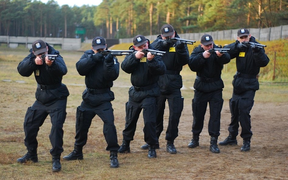 FAM-Pionki dostarczy amunicję Policji