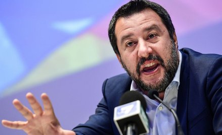 Włochy: Liga grozi Ruchowi Pięciu Gwiazd upadkiem rządu