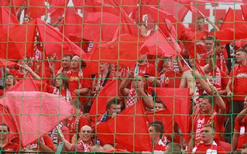 Kibice łódzkiego Widzewa nazywają siebie Czerwoną Armią. I to nie tylko z powodu klubowych barw