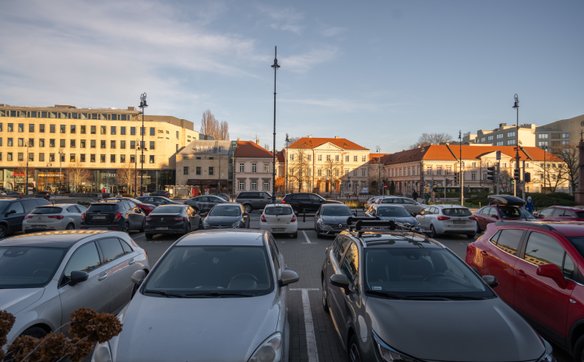 Połowa zajętych miejsc parkingowych zniknie na stałe