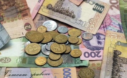 Od początku roku ukraiński pieniądz stracił do dolara połowę wartości.