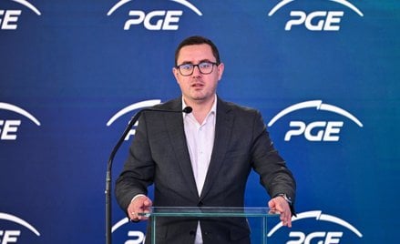 Minister energii Miłosz Motyka na uroczystym rozpoczęciu budowy magazynu energii w miejscowości Kart