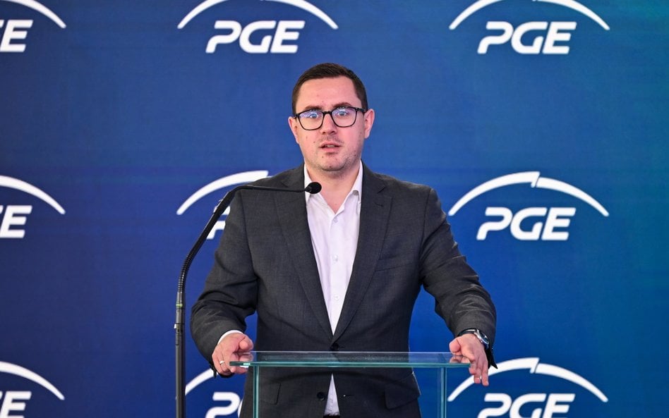 Minister energii Miłosz Motyka na uroczystym rozpoczęciu budowy magazynu energii w miejscowości Kart