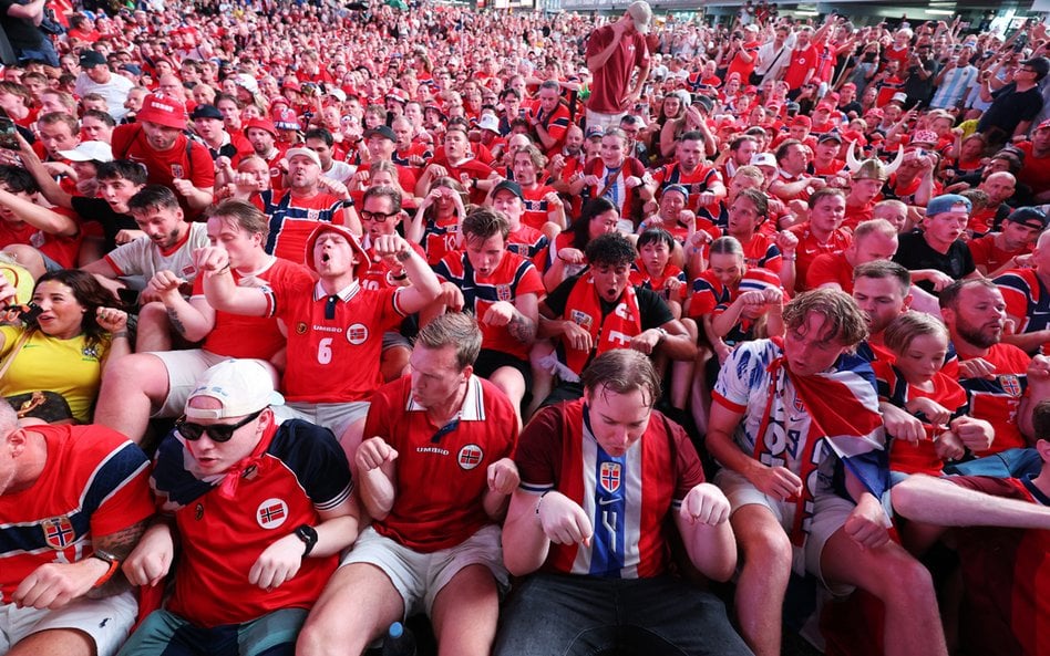 Norwescy kibice podpili Stany Zjednoczone i internet. „Wiosłowali” na ulicach i stadionach. Opanowal
