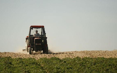 CBA zatrzymało 8 rolników za wyłudzenie 17 mln zł