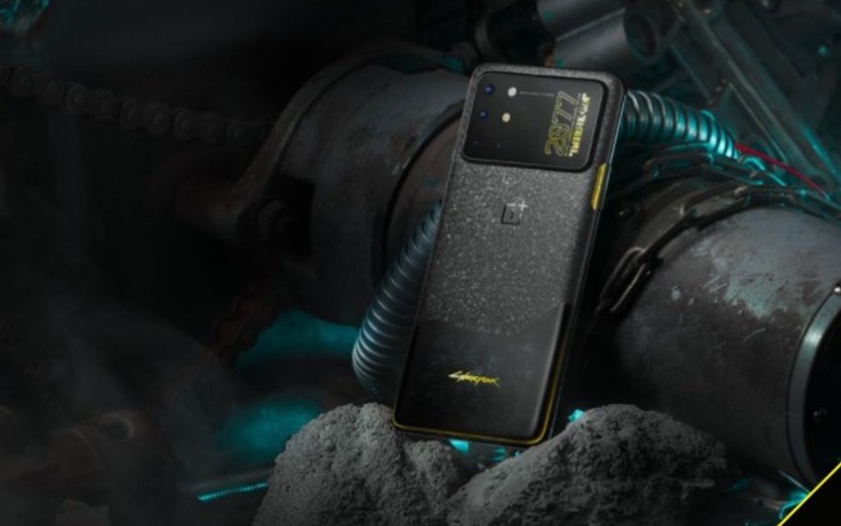 Cyberpunk 2077 z własnym smartfonem