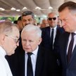 Prezes PiS Jarosław Kaczyński, dyrektor Radia Maryja o. Tadeusz Rydzyk i szef MON Mariusz Błaszczak 