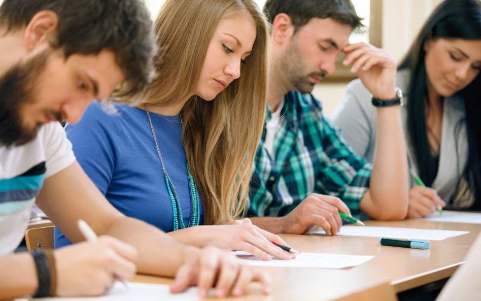 Przekonać dziewczyny do studiów technicznych