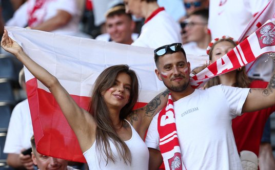 Kibice reprezentacji Polski na stadionie w Dortmundzie