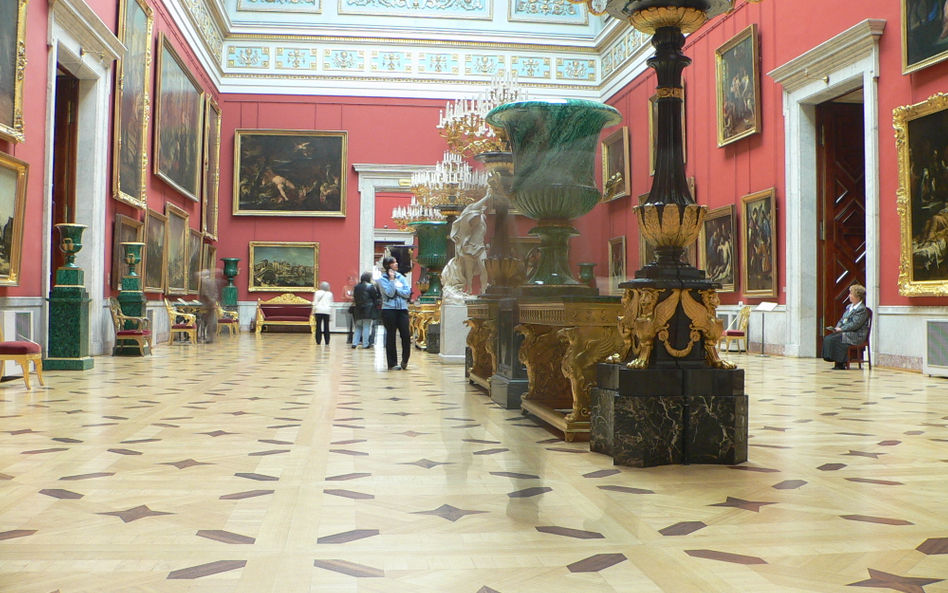 Wnętrza muzeum Ermitażu.
