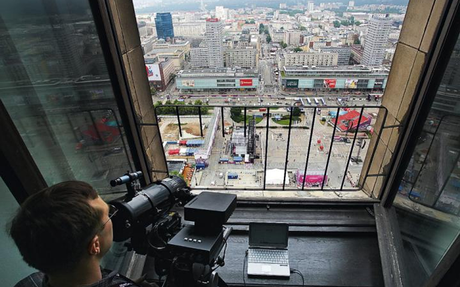 Badają skażenie w Strefie Kibica i na Stadionie Narodowym