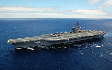 Lotniskowiec USA ćwiczył na wodach Morza Japońskiego