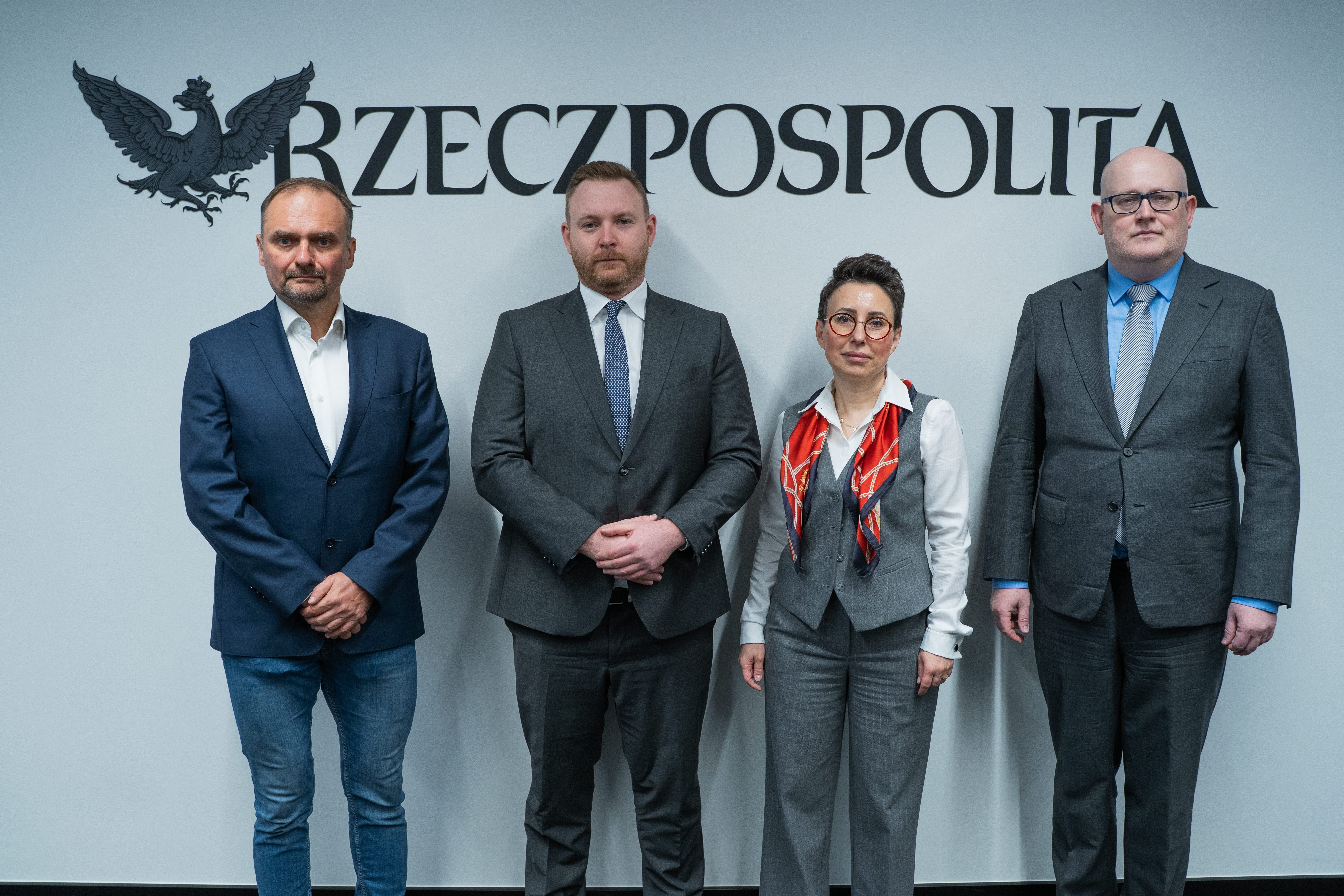 Między transparentnością a ochroną przed nadużyciami