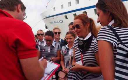 Dominik Miłowski, dyrektor sprzedaży w Itace, wyjaśniał reguły zawodów.