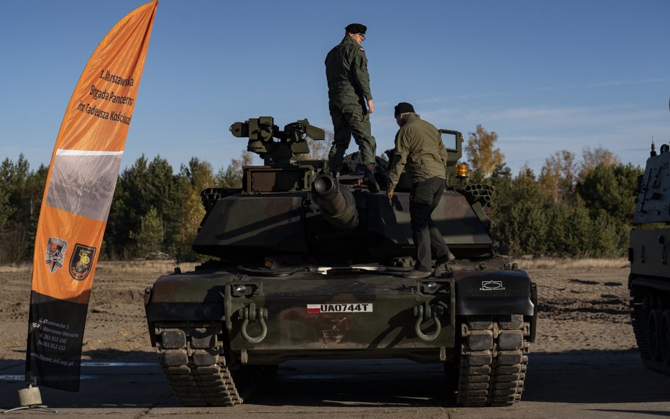 Czołg Abrams M1A2 SEP V3 podczas szkolenia wojskowego „Train With The Army” dla cywilów w Warszawie