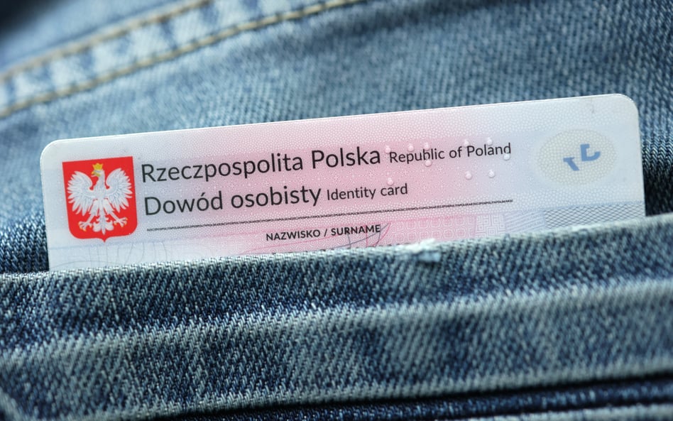 Dowód traci ważność? Bank może zablokować konto