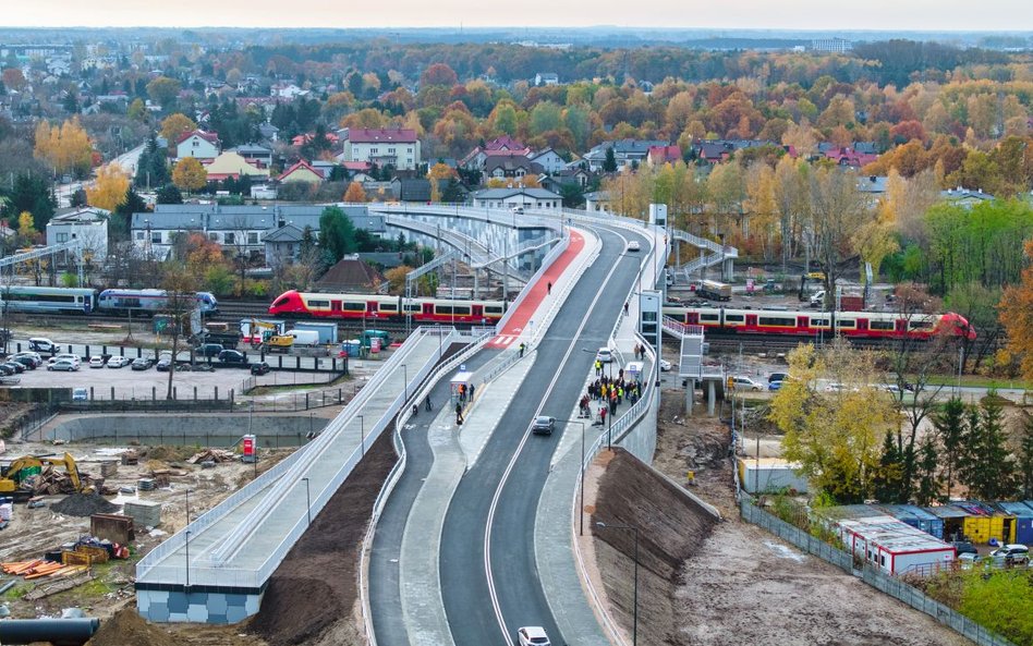 Kierowcy pojechali nowym wiaduktem w czwartek, 30 października