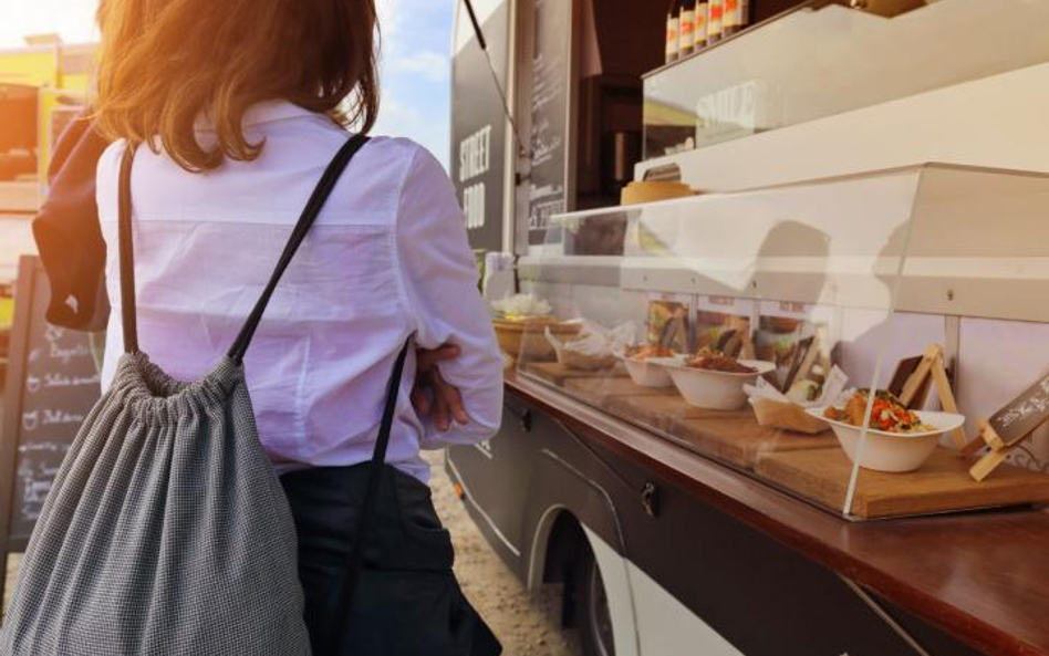 Z foodtrucków można było spróbować potraw m.in. kuchni hiszpańskiej, a nawet japońskiej