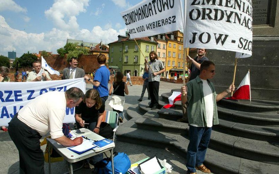 Zwolennicy JOW zbierają podpisy pod petycją o zmianę ordynacji wyborczej