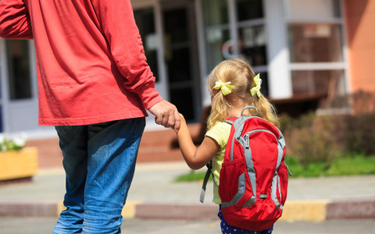Szkoły kuszą rodziców sześciolatków - jak gminy zachęcają do rezygnacji z przedszkola
