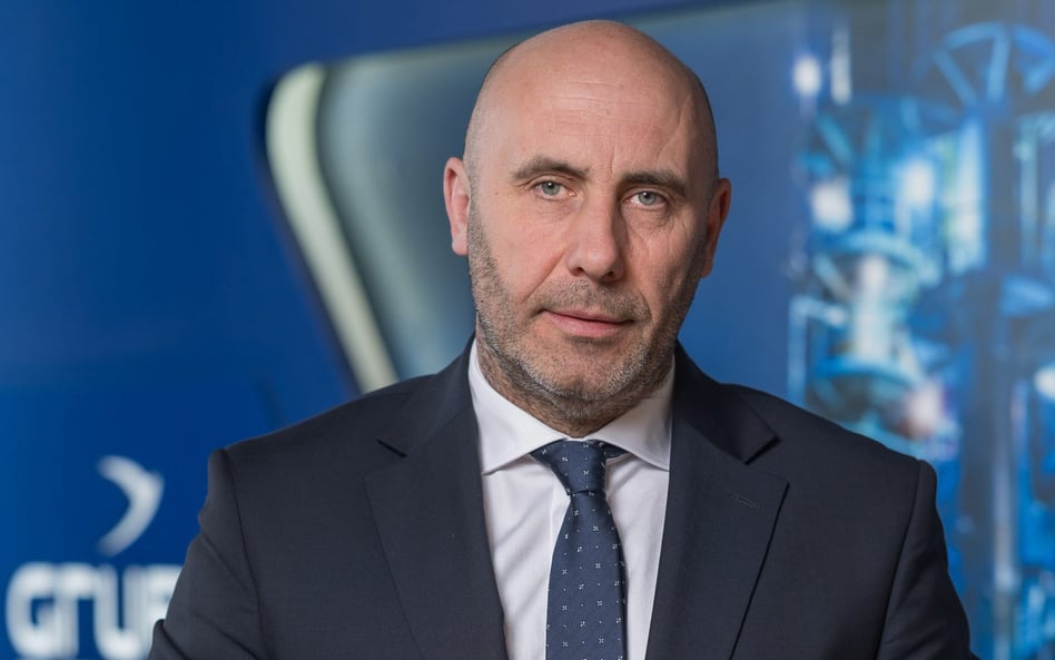 Adam Leszkiewicz pochodzi z Krakowa, podobnie jak wicepremier i minister obrony Władysław Kosiniak-K