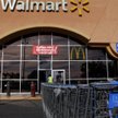 Dostawa dosłownie do domu? Walmart i Amazon tego chcą