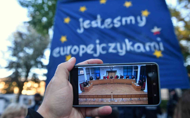 Proeuropejska demonstracja przed Trybunałem Konstytucyjnym