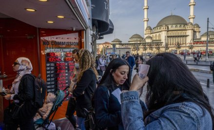 Dolar bezlitosny dla słabej tureckiej waluty