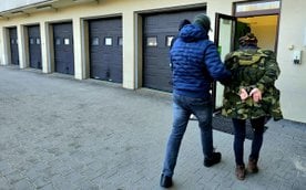 Po zatrzymaniu i dopełnieniu wszystkich niezbędnych formalności, 43-latka została przewieziona do za