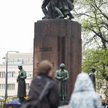 Warszawa zmierzy się z komuną