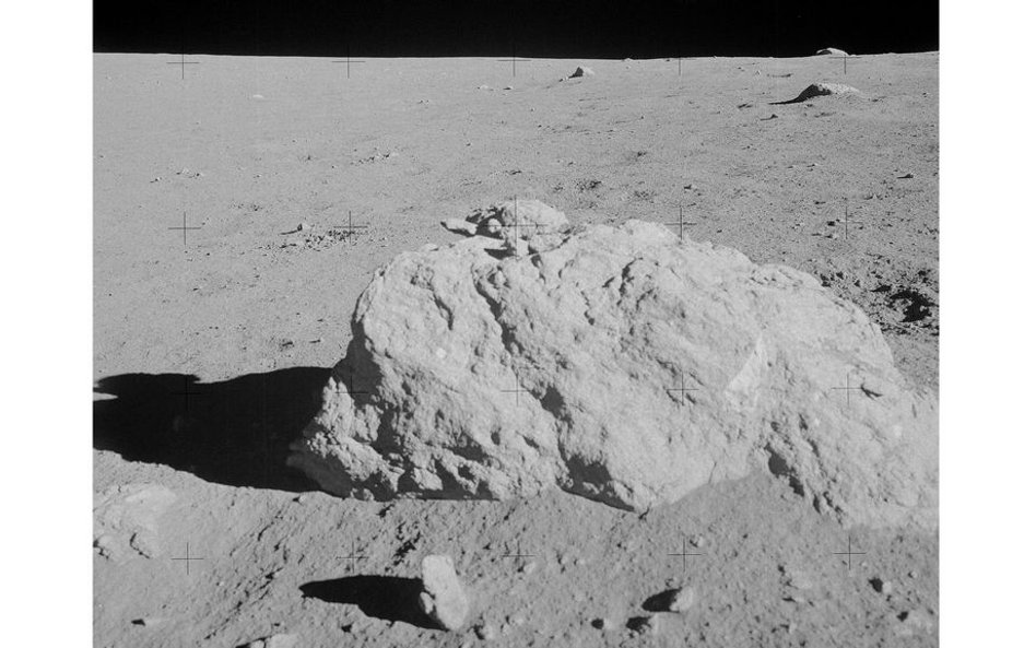 W czasie wyprawy zebrano 42,3kg próbek gruntu księżycowego