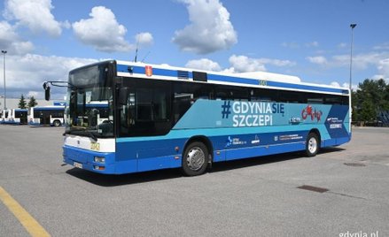 Antyszczepionkowcy zaatakowali słownie pracowników szczepibusa w Gdyni. Sprawę wyjaśnia policja.