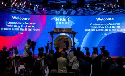 Udany debiut akcji CATL w Hongkongu