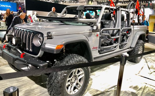 "Jeep Gladiator"