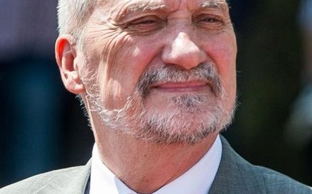Antoni Macierewicz, minister obrony 24 (+8,4); 59,4 (-7,9)