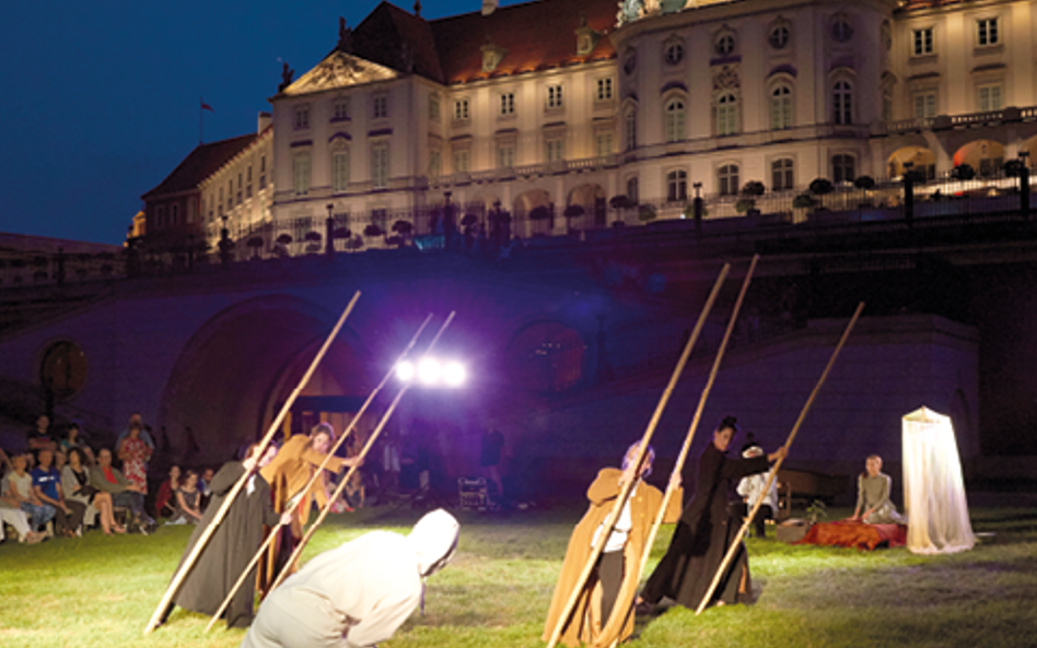 Festiwal Królewskie  Arkady Sztuki trwa przez cały sierpień